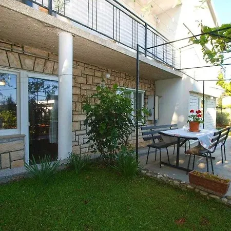 Apartment In With Terrace, Air Conditioning, W-lan, Washing Machine 633-6 Pula