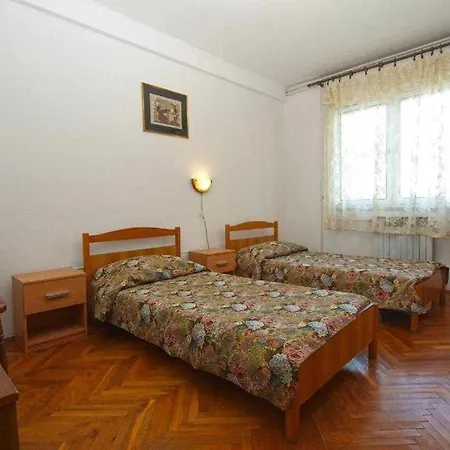 Apartment In With Terrace, Air Conditioning, W-lan, Washing Machine 633-6 Pula